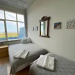 Skaerven Beachfront And Apartment *