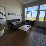 Skaerven Beachfront And Apartment