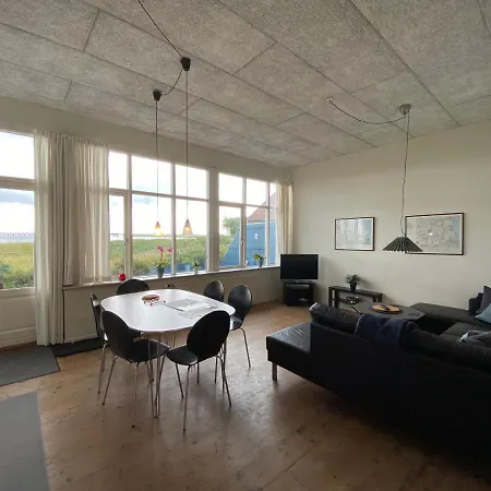 Skaerven Beachfront And Διαμέρισμα *