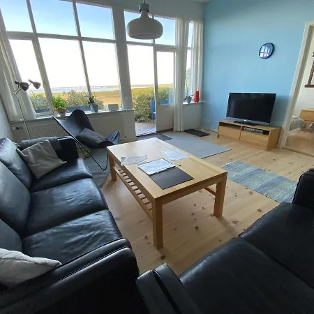 Skaerven Beachfront And