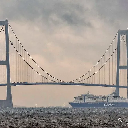 Skaerven Beachfront And Διαμέρισμα *