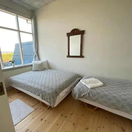 Daire Skaerven Beachfront And *