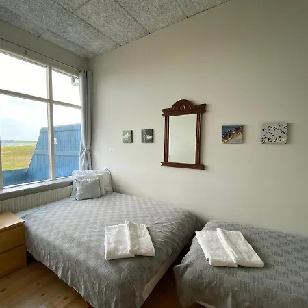 Skaerven Beachfront And Appartement