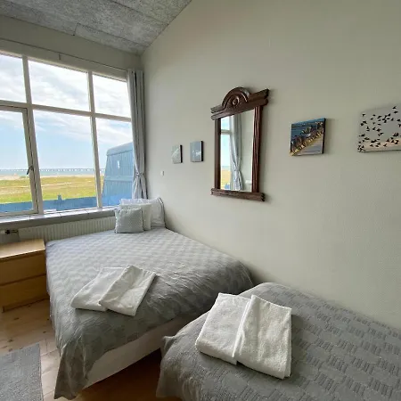 Skaerven Beachfront And Appartement *