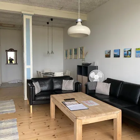 Daire Skaerven Beachfront And