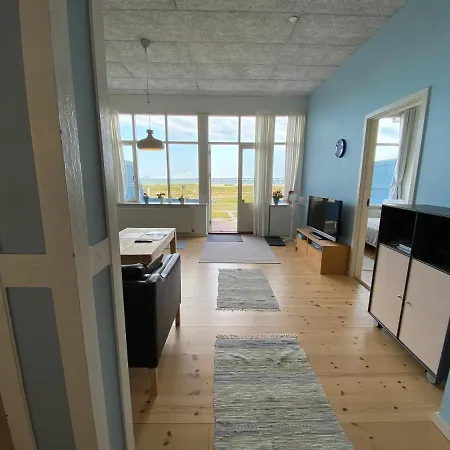 Skaerven Beachfront And