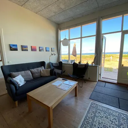 Skaerven Beachfront And Appartement