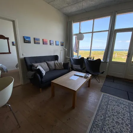 Skaerven Beachfront And Appartement