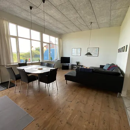 Skaerven Beachfront And *