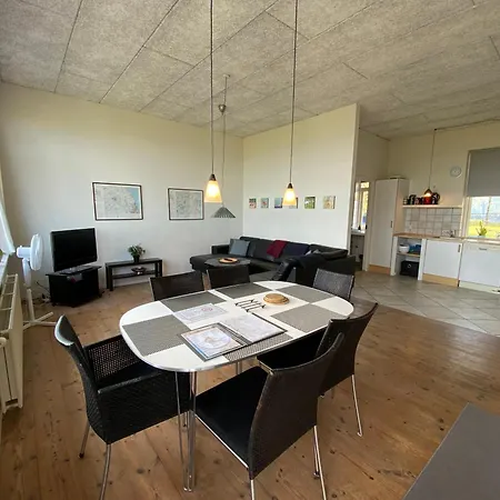 Skaerven Beachfront And Appartement *