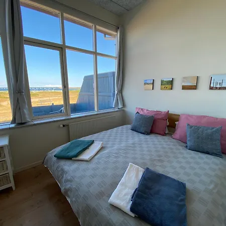 Skaerven Beachfront And Apartment Nyborg