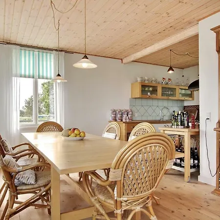 Skaerven Beachfront And Apartment Nyborg